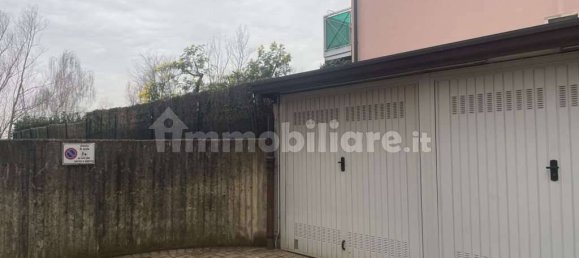 Apartamento de 2 dormitorios en Binago, Italy No. 1895 12