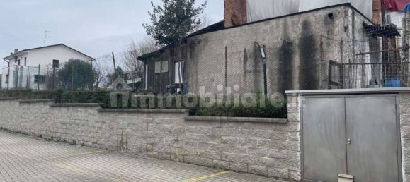 Apartamento de 2 dormitorios en Binago, Italy No. 1895 13