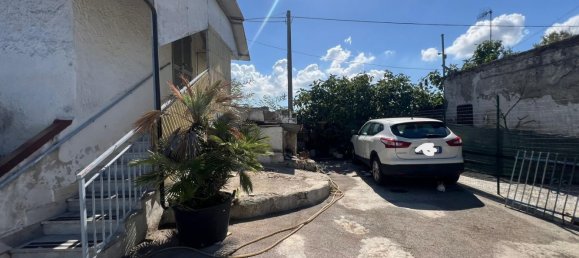 3 bedrooms Villa in Giugliano in Campania, Italy No. 373322 2