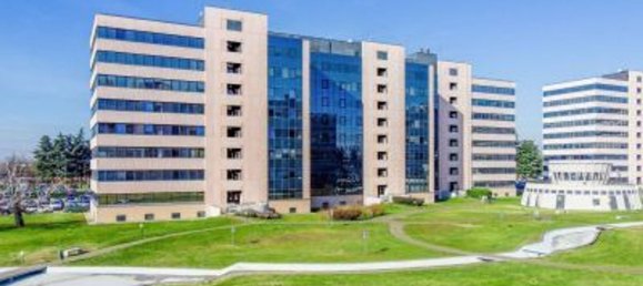 500m² Office in Agrate Brianza, Italy No. 80599 31