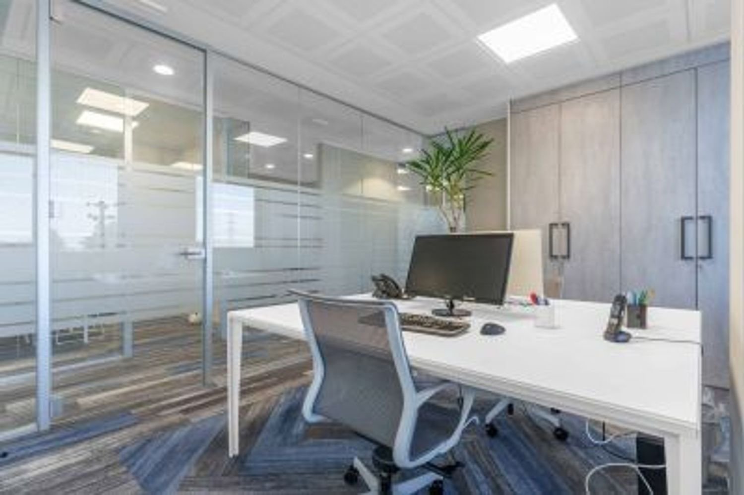 500m² Office in Agrate Brianza, Italy No. 80599