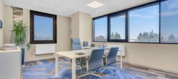 500m² Office in Agrate Brianza, Italy No. 80599 12