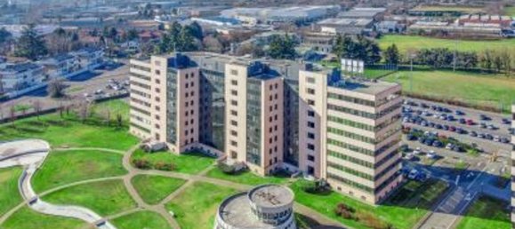 500m² Office in Agrate Brianza, Italy No. 80599 33