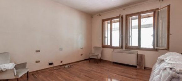 2 bedrooms Villa in Borgo Veneto, Italy No. 140501 11