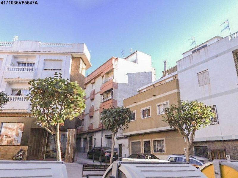 Propiedad comercial en Granada, Spain No. 226839