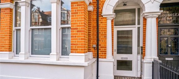 1 bedroom Apartment in London, United Kingdom No. 5285 8