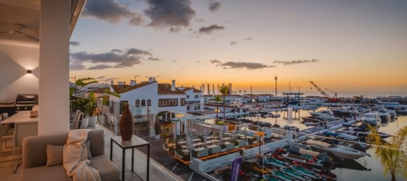 4 bedrooms Penthouse in Marbella, Spain No. 46452 3