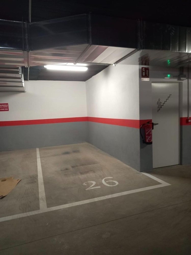  مرآب في Cordoba, Spain 14متر مربع رقم 270943