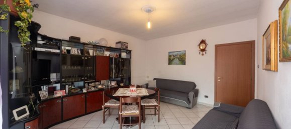 3 rooms Apartment in Vimercate, Italy No. 187123 2
