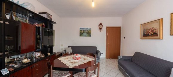 3 rooms Apartment in Vimercate, Italy No. 187123 3