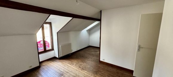 4 bedrooms Townhouse in Chateauroux, France No. 160443 2