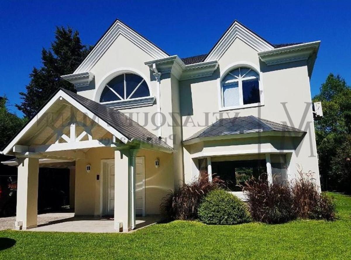 3 bedrooms House in Esteban Echeverria, Argentina No. 17772