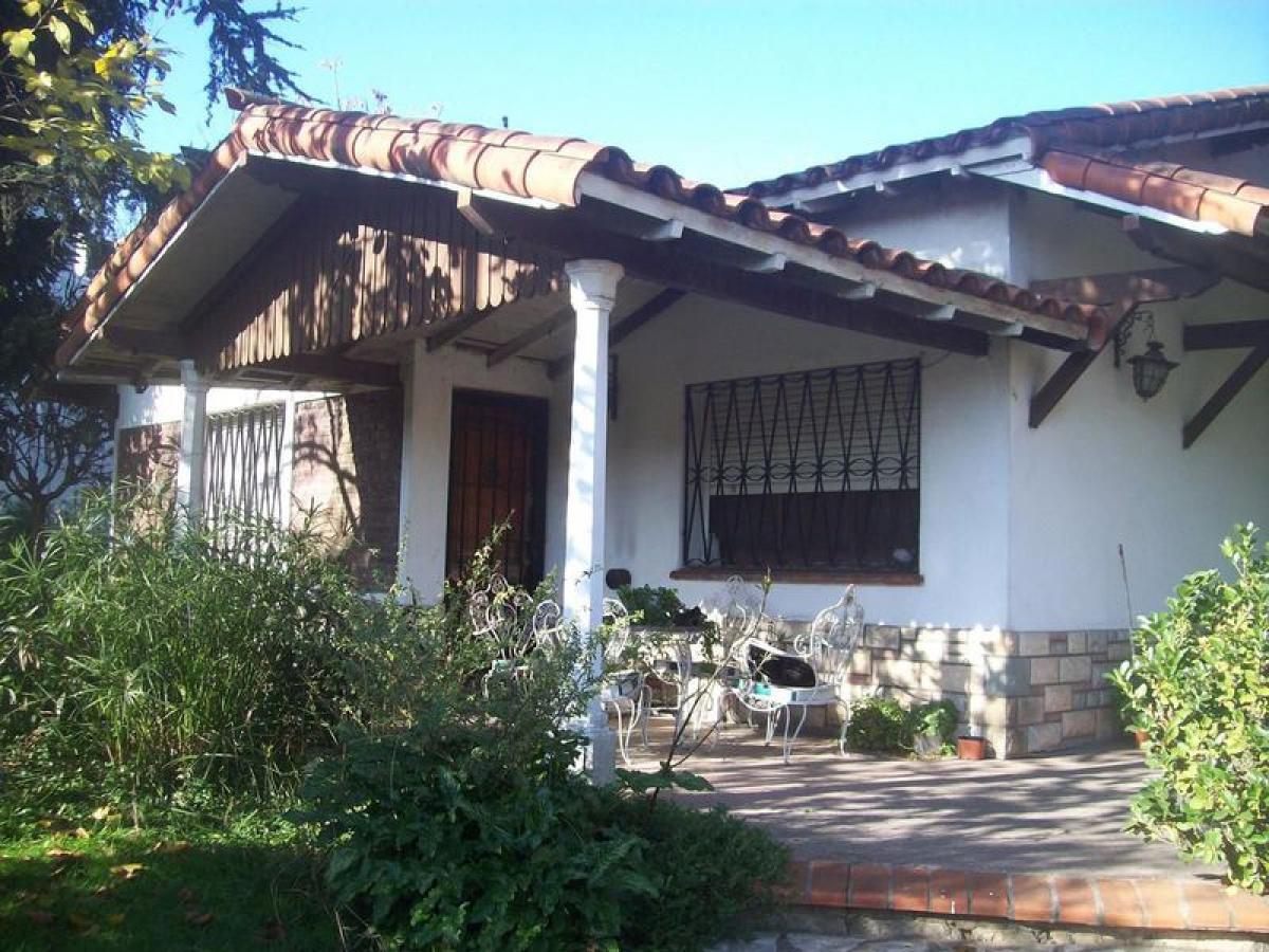 3 bedrooms House in San Miguel, Argentina No. 62638