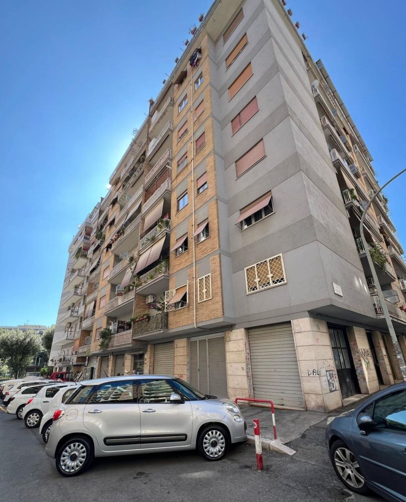 4-Zimmer Wohnung in Rome, Italy, Nr. 270292