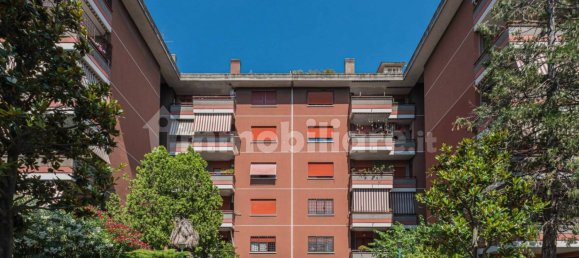 4 bedrooms Apartment in Rome, Italy No. 272667 3