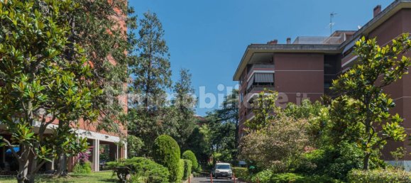 4 bedrooms Apartment in Rome, Italy No. 272667 2
