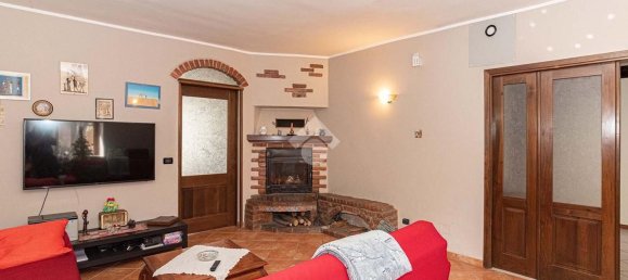 Дом с 6 спальнями в Кьери, Италия № 323128 21