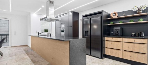 Дом с 8 комнатами в Швехат, Австрия № 143659 5