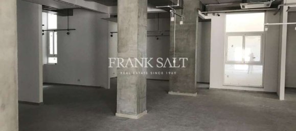 Bureau à Birkirkara, Malta 360m² No. 12065 12
