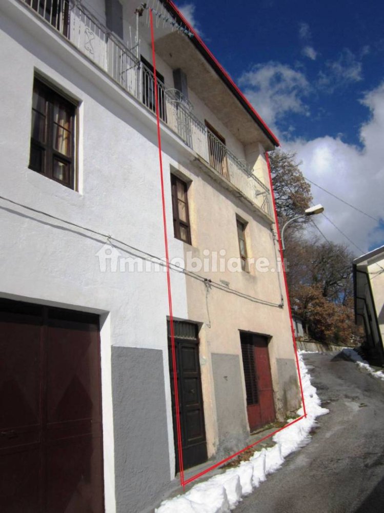 Дом с 3 спальнями в Аньоне, Италия № 341641