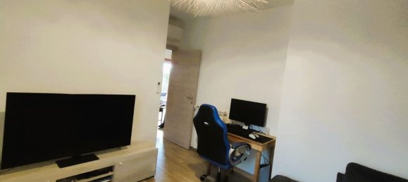 3 rooms Apartment in Rome, Italy No. 46250 10