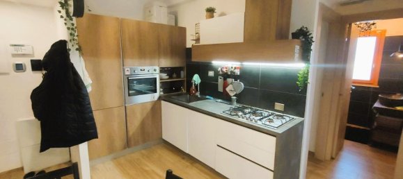 3 rooms Apartment in Rome, Italy No. 46250 2