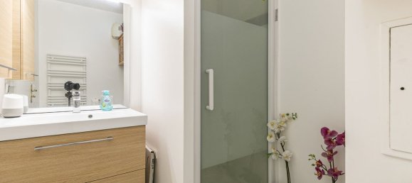 Квартира с 3 спальнями в Курбевуа, Франция № 176004 10