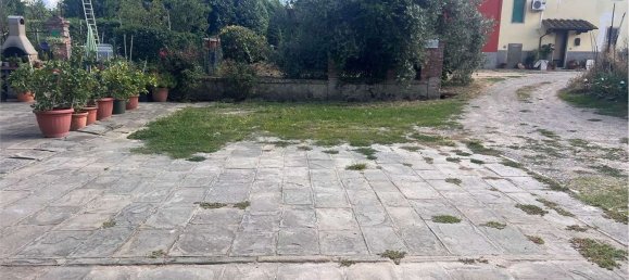 10 rooms House in Porcari, Italy No. 258693 2