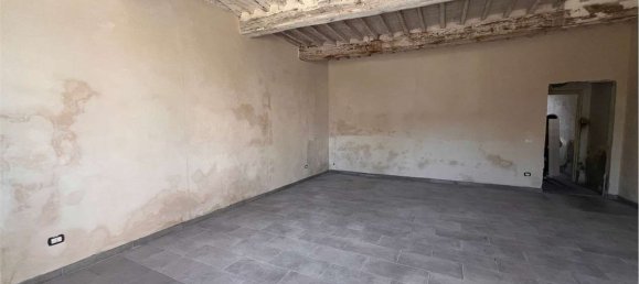 10 rooms House in Porcari, Italy No. 258693 6