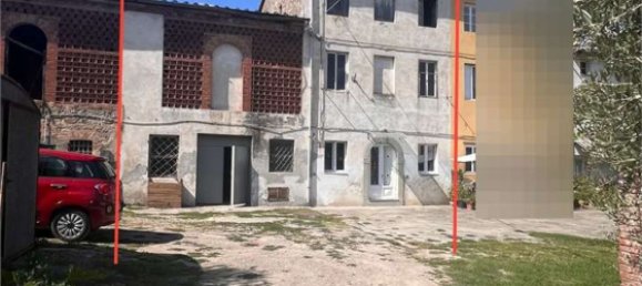 10 rooms House in Porcari, Italy No. 258693 4