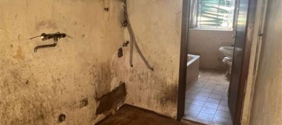 10 rooms House in Porcari, Italy No. 258693 16