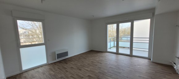 2 bedrooms Apartment in Chartres, France No. 61959 3