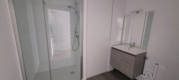 2 bedrooms Apartment in Chartres, France No. 61959 6