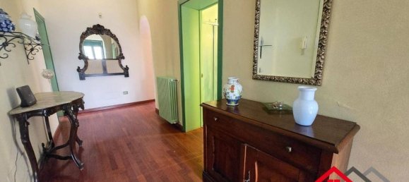 4 bedrooms Villa in Pisa, Italy No. 274009 2