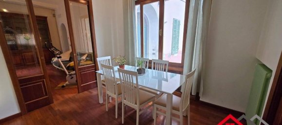 4 bedrooms Villa in Pisa, Italy No. 274009 10