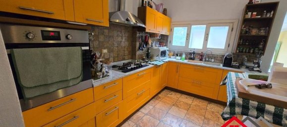 4 bedrooms Villa in Pisa, Italy No. 274009 16