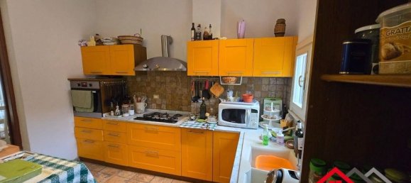 4 bedrooms Villa in Pisa, Italy No. 274009 15