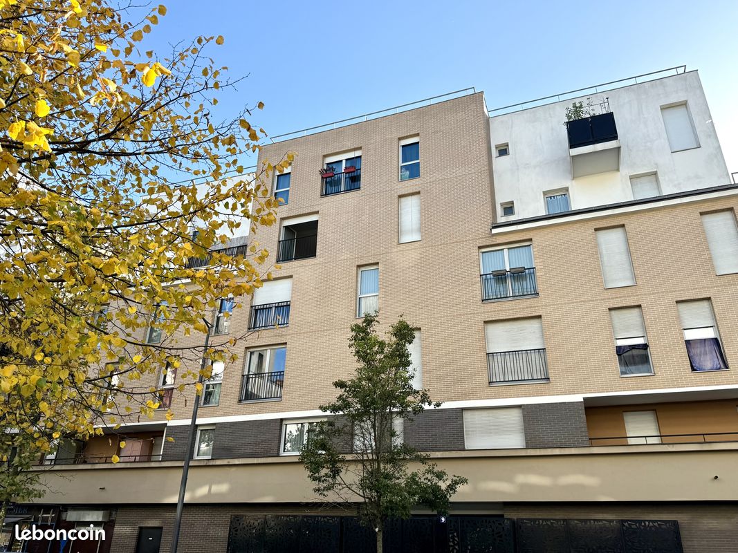 Квартира с 2 спальнями в Бобиньи, Франция № 165987