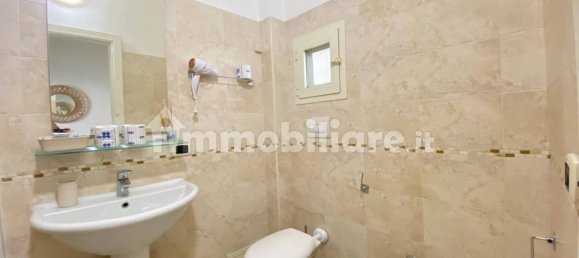 1 bedroom Apartment in Bari, Italy No. 270804 5