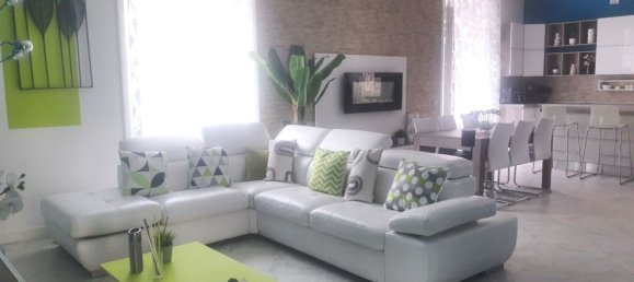 4-salle Appartement à Avellino, Italy No. 227634 3