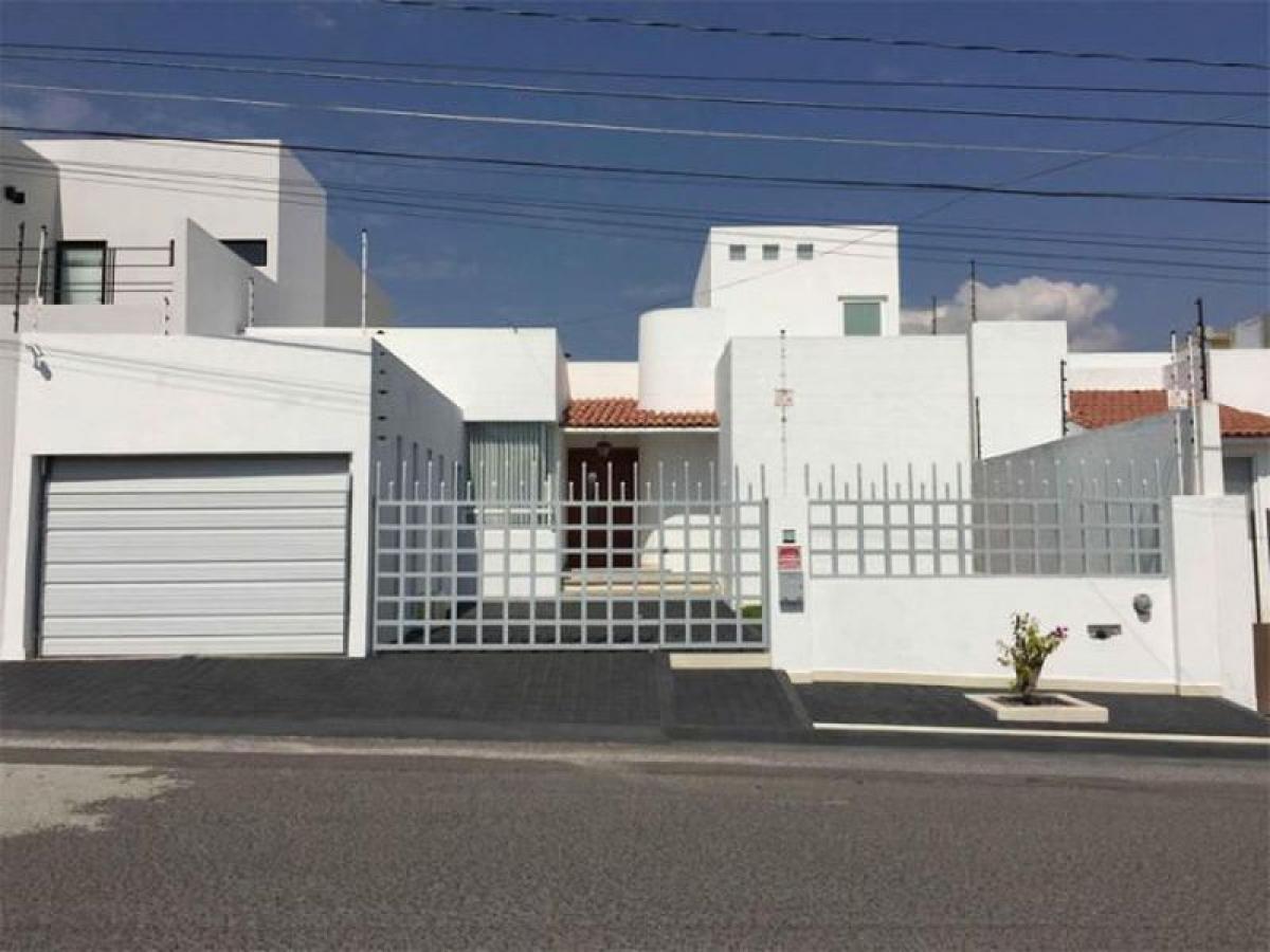 3 bedrooms House in Queretaro, Mexico No. 176942