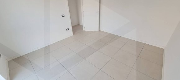 4 rooms Office in Aversa, Italy No. 19063 13