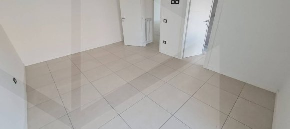 4 rooms Office in Aversa, Italy No. 19063 5