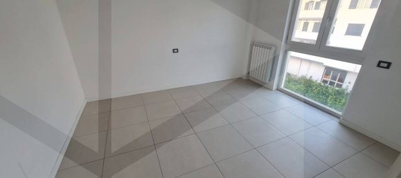 4 rooms Office in Aversa, Italy No. 19063 11