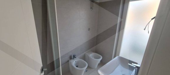 4 rooms Office in Aversa, Italy No. 19063 19