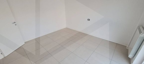 4 rooms Office in Aversa, Italy No. 19063 12