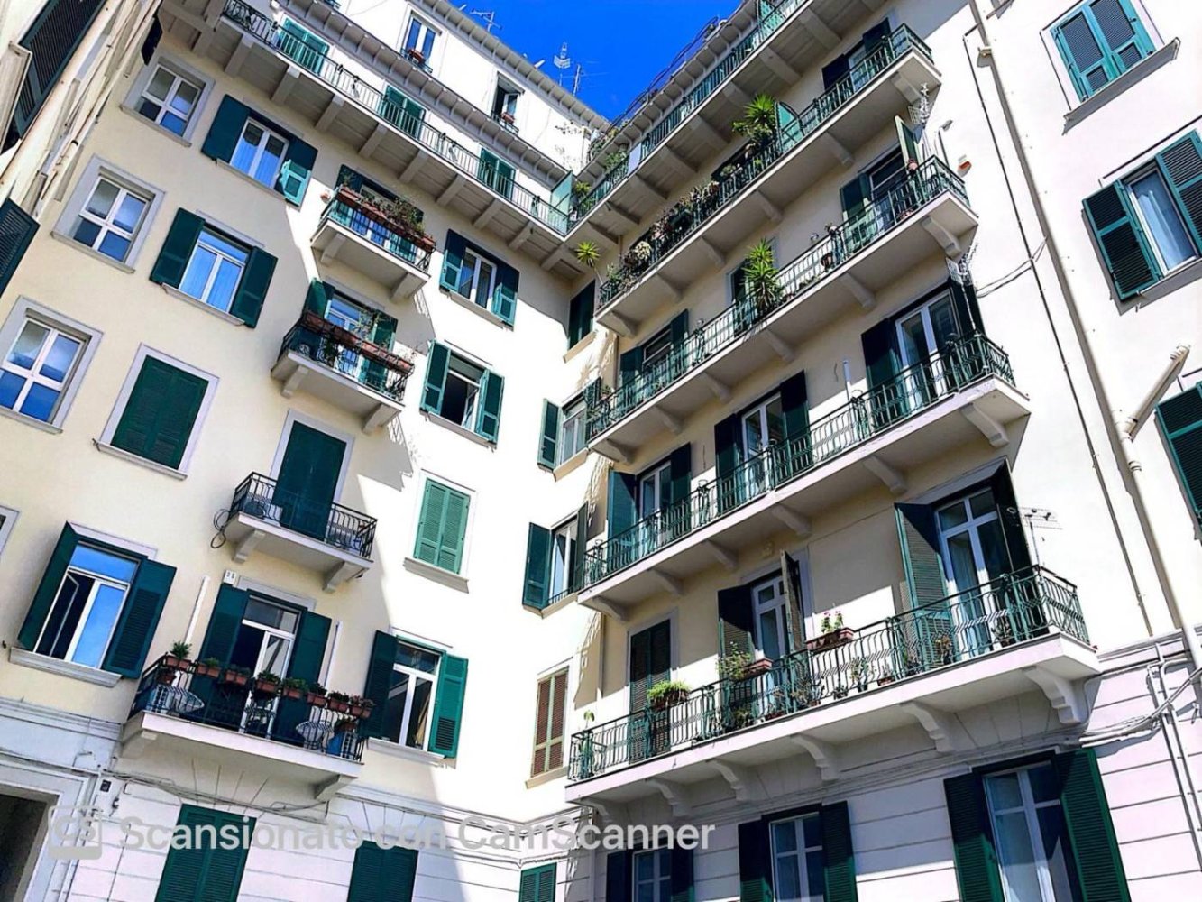 Apartamento de 2 dormitorios en Naples, Italy No. 72100