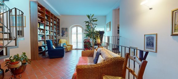 2 Schlafzimmer Haus in Gallicano, Italy, Nr. 233376 13