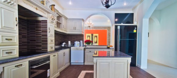 6 bedrooms Cafe / restaurant in Pattaya, Thailand No. 1645 12