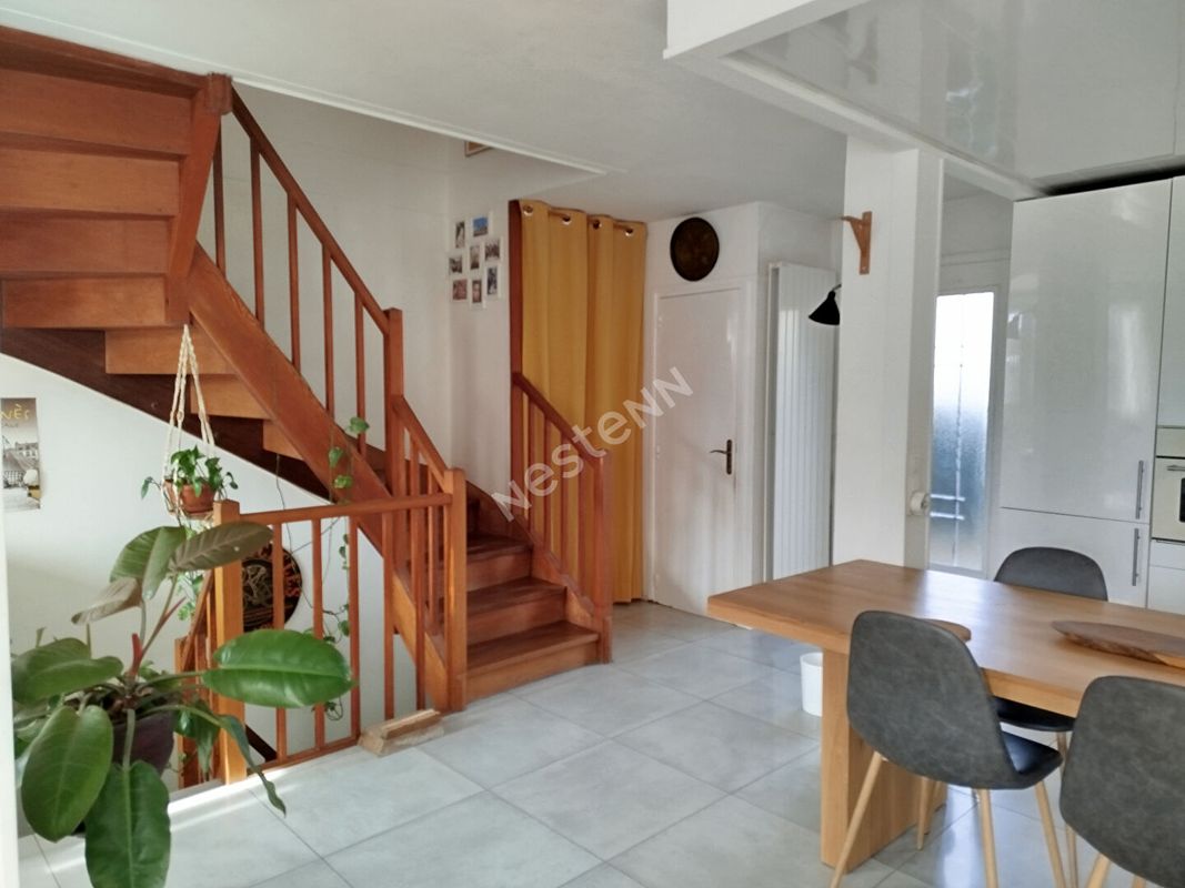 3 bedrooms House in Pontoise, France No. 127379